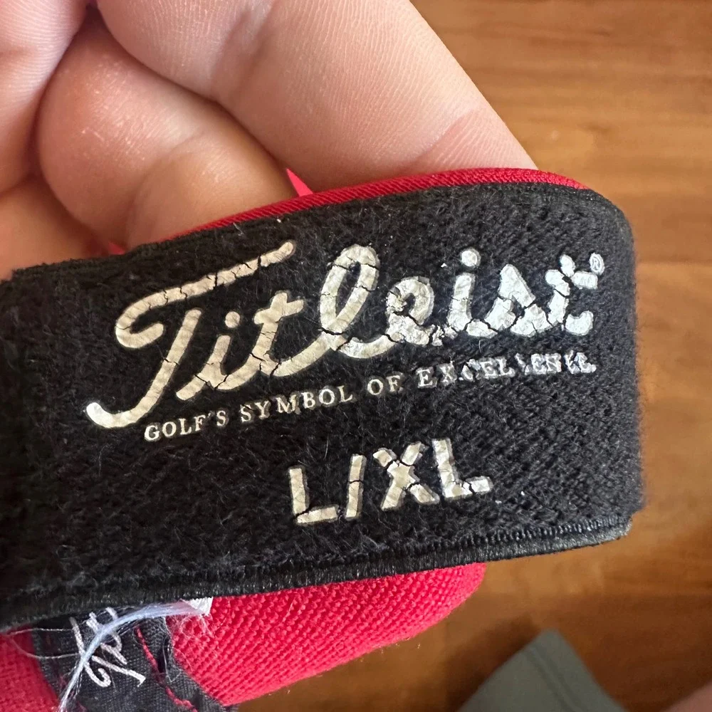 Titleist Golf Cap Hat Red Flexfit L‎ XL Embroidered Logo Baseball Style
